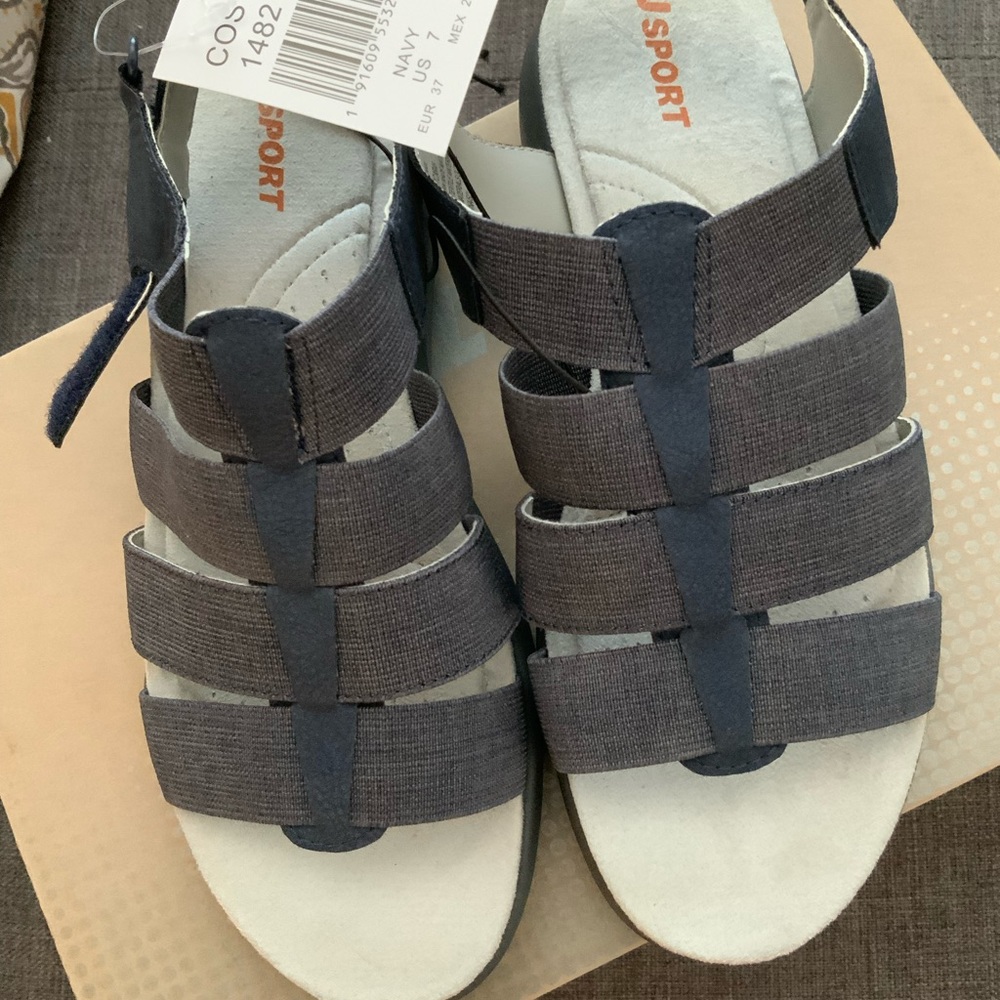 NWT J SPORT SANDALS